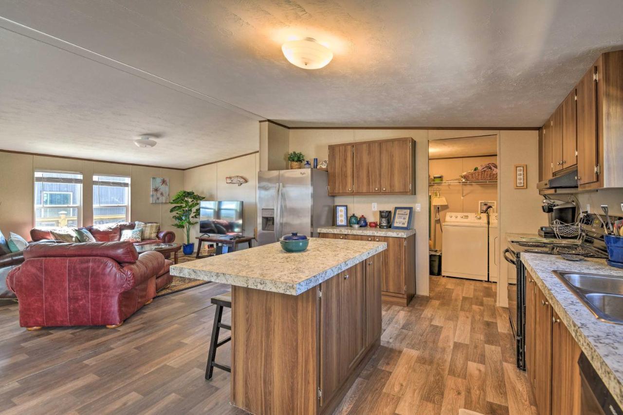 Quaint Port Oconnor Home - 3 Mi To Beach! Port O'Connor Exterior photo